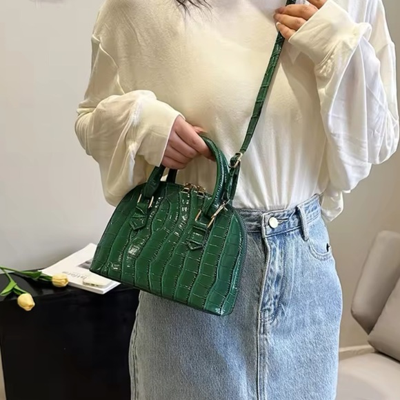 Elegant Green-Retro Style Shoulder Bag (Pu Leather) Waterproof.Crocodile Pattern - Picture 5 of 5